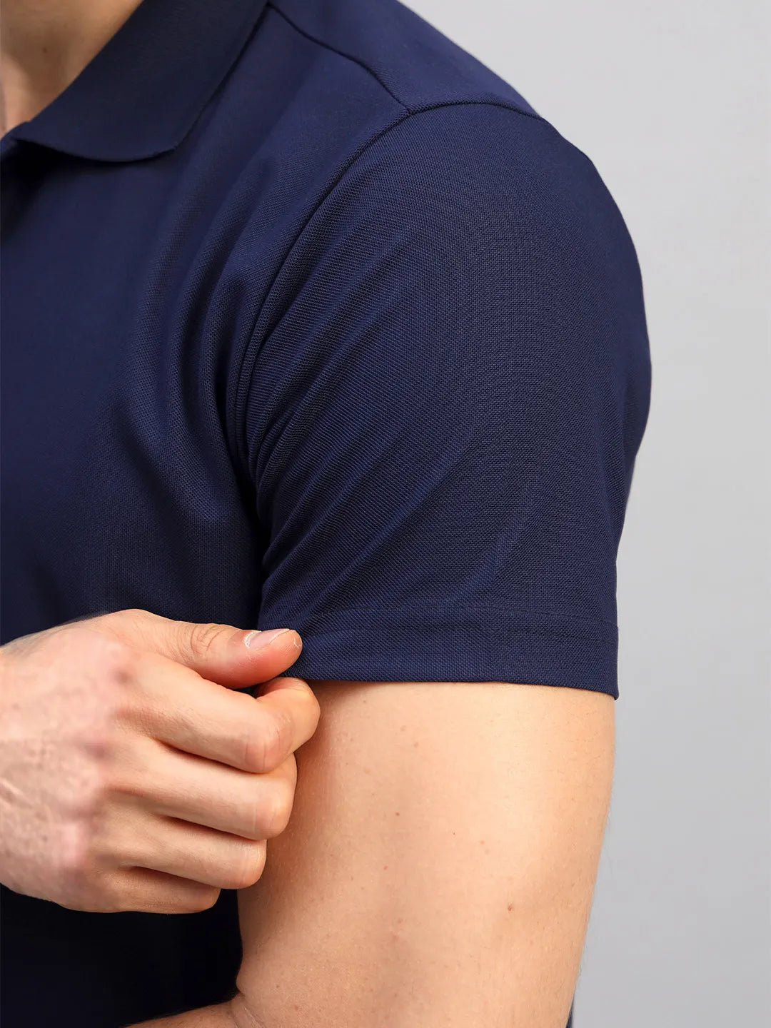 https://cdn.shopify.com/s/files/1/0518/1872/5569/files/6CloseupSleeve.webp?v=1771409260