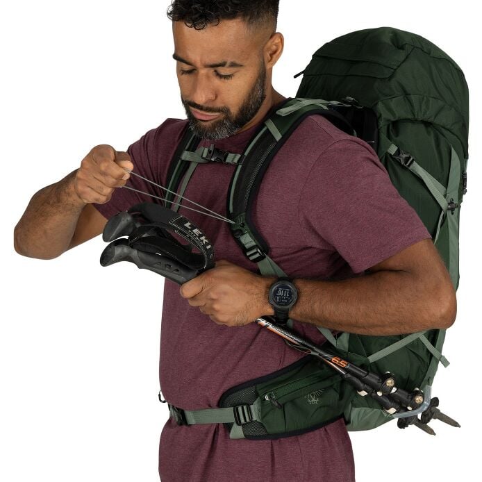 https://www.osprey.com/media/catalog/product/cache/b2f1ce2dfe10d3d31bf2056bf6e0d10f/T/a/Talon33_S25_Detail1_GreenCanopyPineLeaf-resized.jpg
