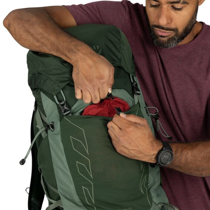 https://www.osprey.com/media/catalog/product/cache/b2f1ce2dfe10d3d31bf2056bf6e0d10f/T/a/Talon33_S25_Detail4_CanopyGreenPineLeaf-resized.jpg