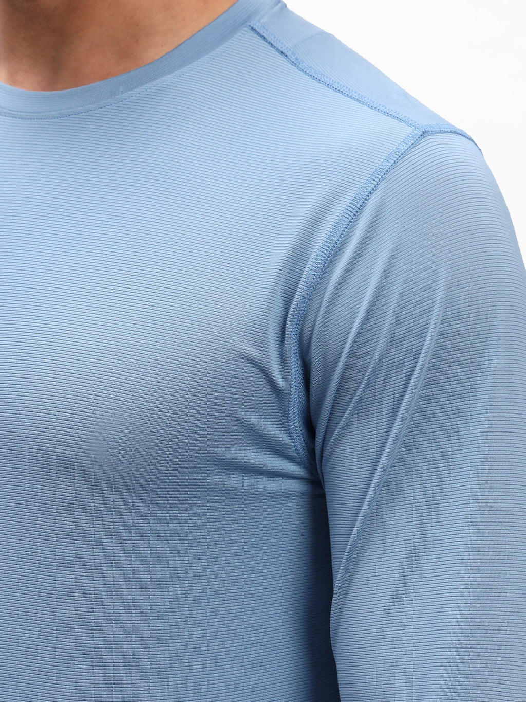 https://cdn.shopify.com/s/files/1/0518/1872/5569/files/Ultralight_Long_Sleeve_Dusk_Blue_5.webp?v=1771050910