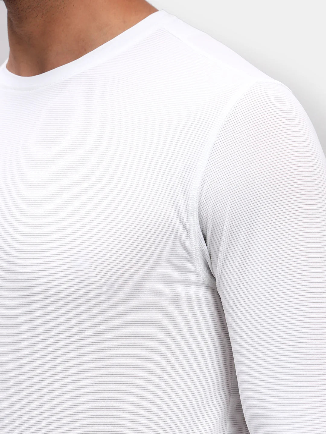https://cdn.shopify.com/s/files/1/0518/1872/5569/files/Ultralight_Long_Sleeve_White_4.webp?v=1771057689