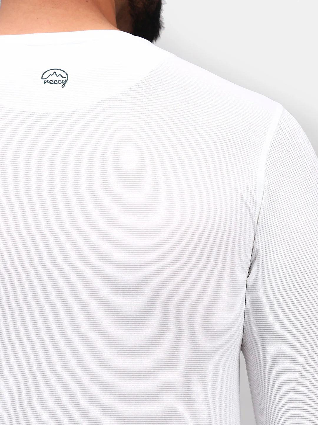 https://cdn.shopify.com/s/files/1/0518/1872/5569/files/Ultralight_Long_Sleeve_White_5.webp?v=1771057689