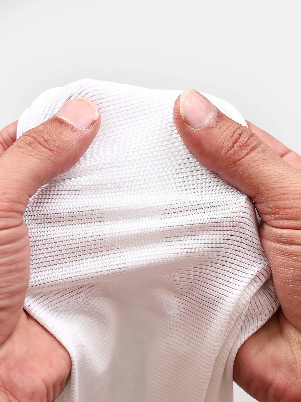 https://cdn.shopify.com/s/files/1/0518/1872/5569/files/Ultralight_Long_Sleeve_White_6.webp?v=1771057689