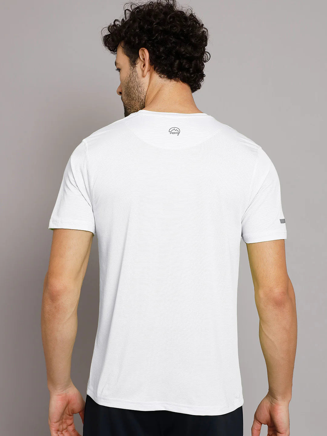 https://cdn.shopify.com/s/files/1/0518/1872/5569/files/Ultralight_Tshirt_White_2.webp?v=1774862334