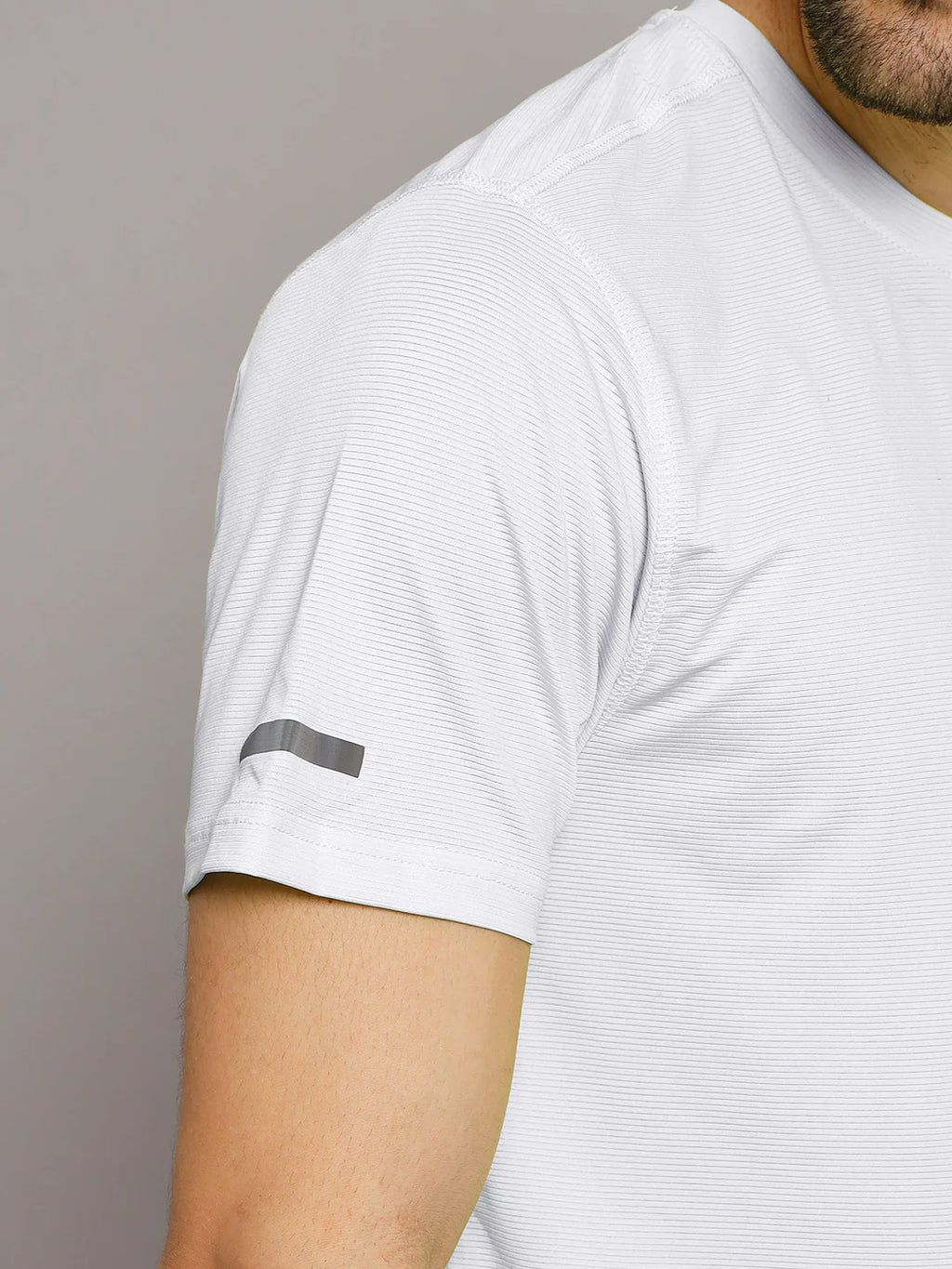 https://cdn.shopify.com/s/files/1/0518/1872/5569/files/Ultralight_Tshirt_White_4.webp?v=1774862334