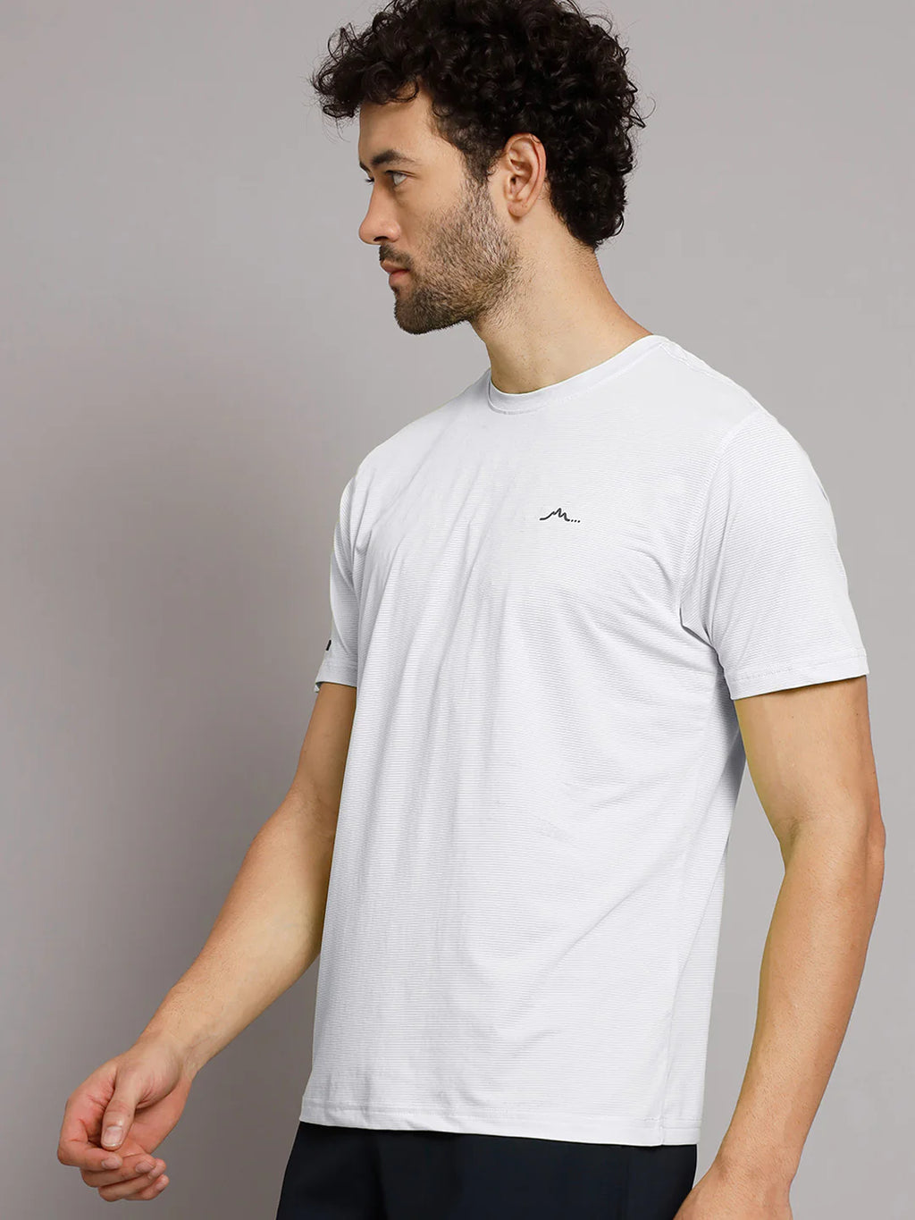 https://cdn.shopify.com/s/files/1/0518/1872/5569/files/Ultralight_Tshirt_White_5.webp?v=1774862334