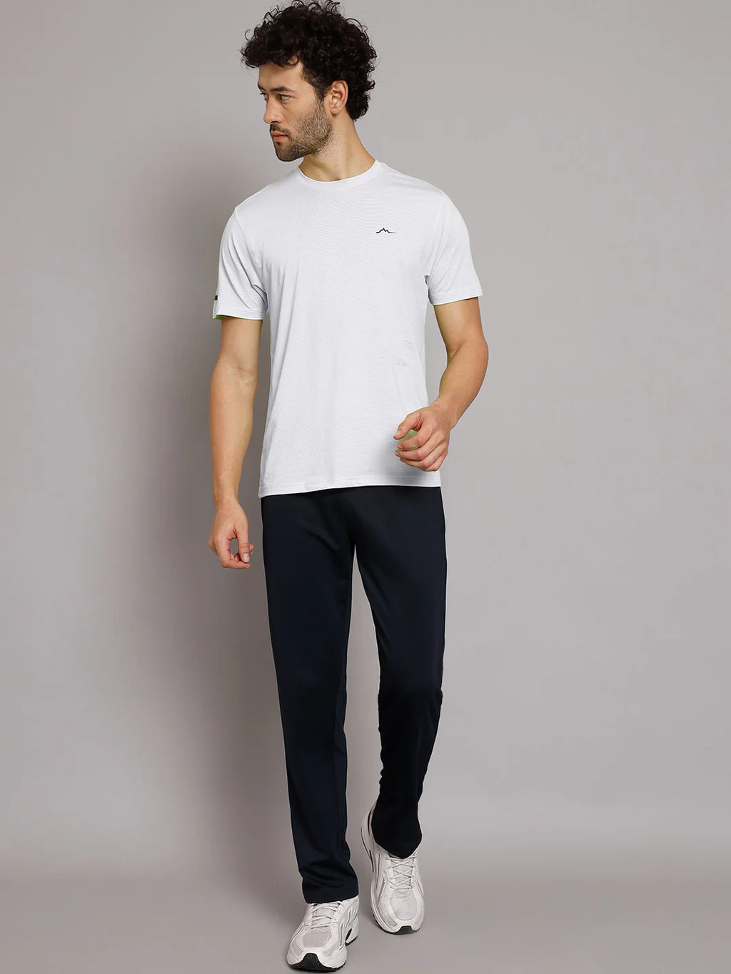 https://cdn.shopify.com/s/files/1/0518/1872/5569/files/Ultralight_Tshirt_White_7.webp?v=1774862334