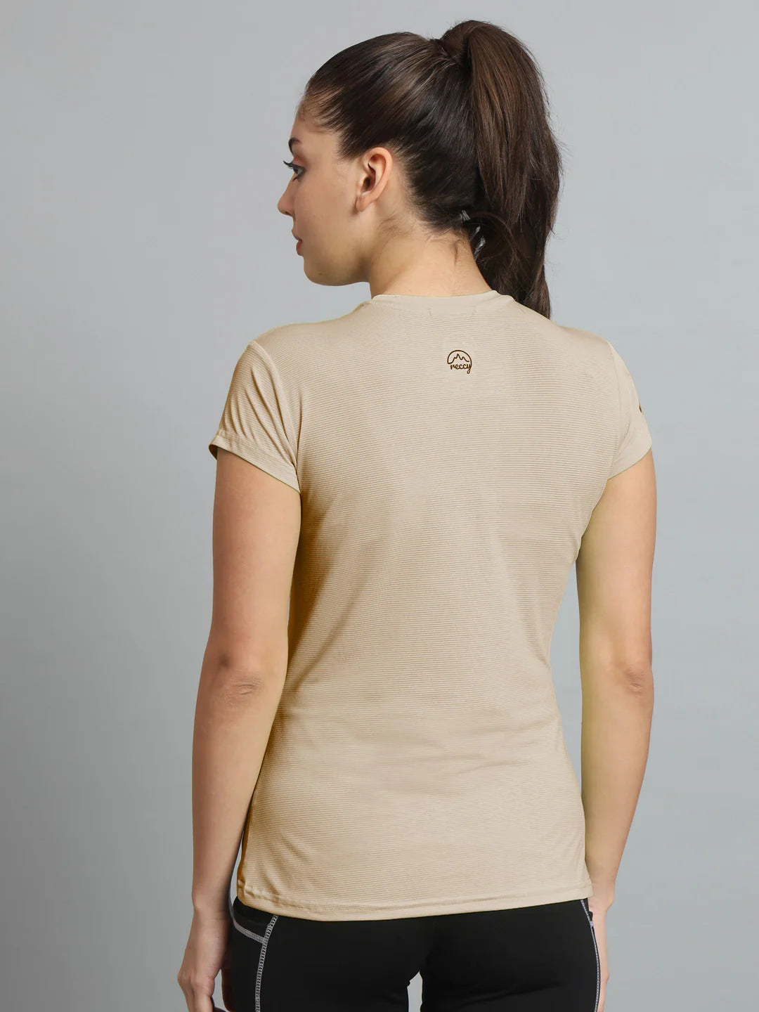 https://cdn.shopify.com/s/files/1/0518/1872/5569/files/Womens_Ultralight_-_Sandshell_3.webp?v=1774860422