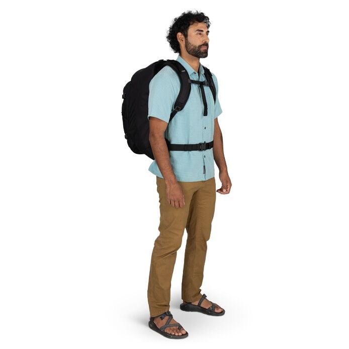 https://www.osprey.com/media/catalog/product/cache/b2f1ce2dfe10d3d31bf2056bf6e0d10f/f/a/farpoint55_s26_onbody1_black_2.jpg